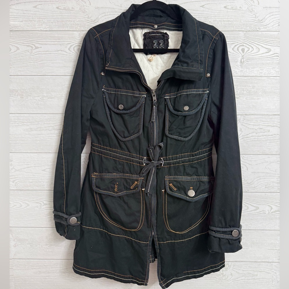 22 Women’s Navy Blue Rain Utility Jacket. Size M